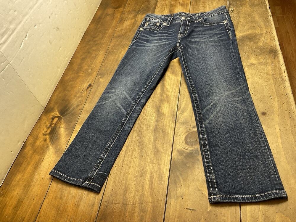 Miss Me Denim Boyfriend Capri Jeans Size 26 Embroidered Embellished